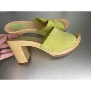 Xhilaration Vintage 90s Y2K Leather Bright Green Clog Sandals Italy Size 8